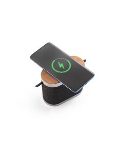 GUETTA. 5W portable speaker with super-fast 15W wireless charger and 2h battery life made of bamboo and recycled PET (100% rPET)