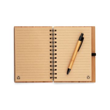 DICKENS A5. A5 spiral notebook in bamboo with 100% recycled paper
