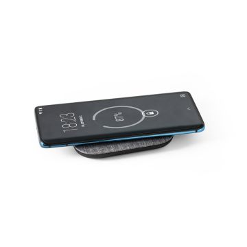 RENEWAL CHARGER. Superfast 15W wireless charger in recycled PET (100% rPET)