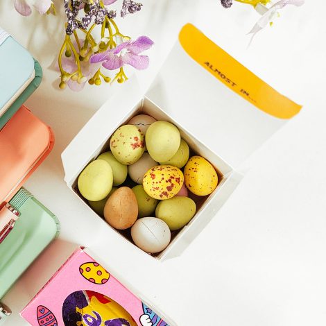 printed-easter-gifts-promotional-merchandise-branded-easter-eggs-bounce-creative-designs